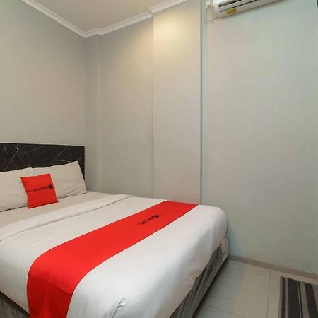 RedDoorz Plus near Radio Dalam 3 Jakarta Exterior foto